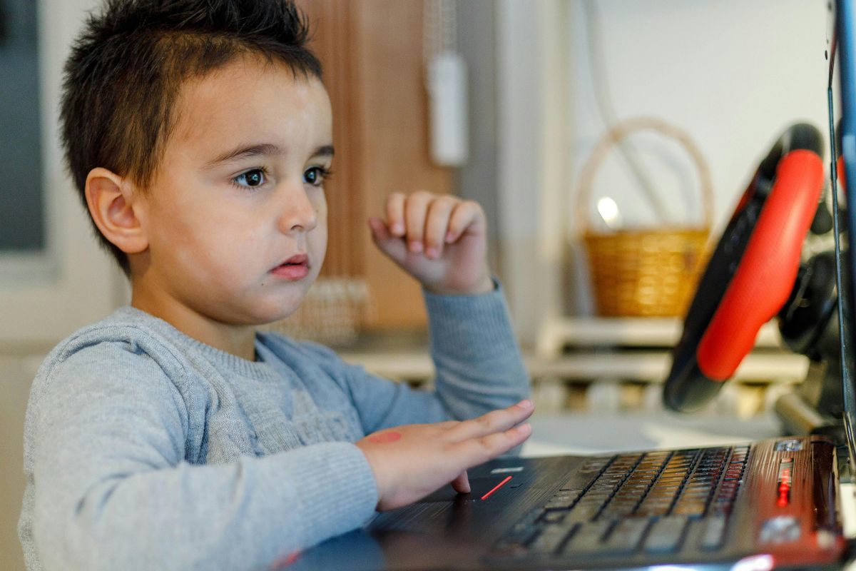 Ako odpútať deti od obrazoviek